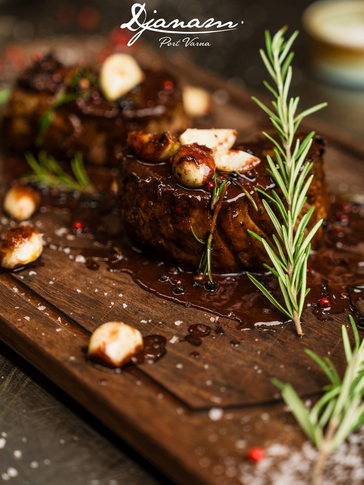 Beef fillet with rosemary and garlic